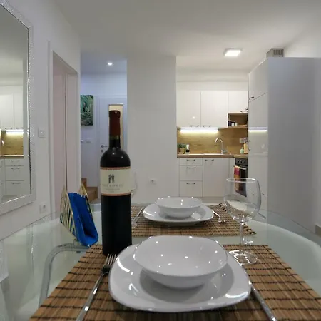 Bonvenon2pula Apartment *