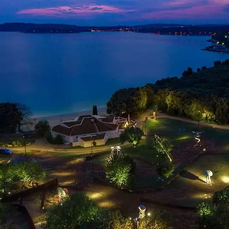 Bonvenon2pula 公寓 *